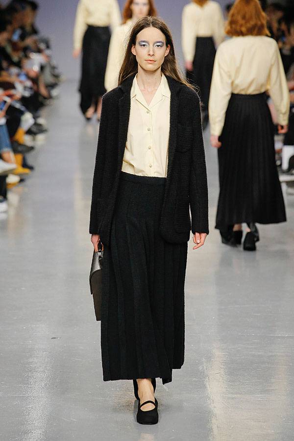 Central St Martins 

تحف فنية