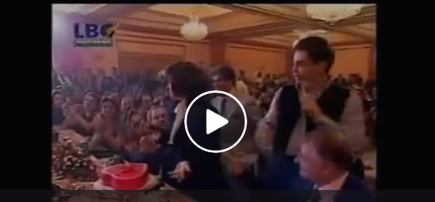 بالفيديو - ديو غنائي نادر بين عمرو دياب ووردة الجزائرية في لبنان