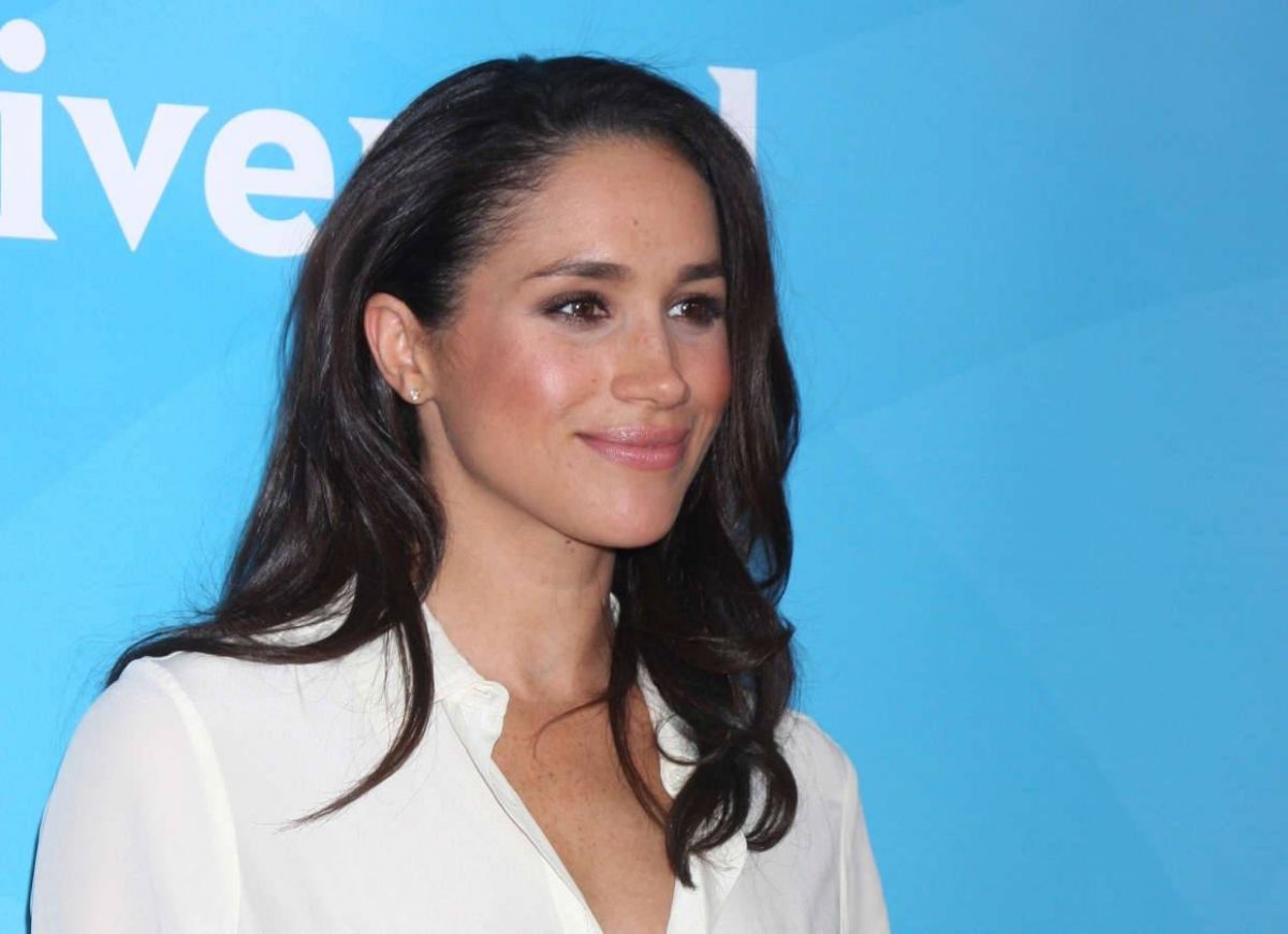 هذا المصمّم العربي هو المفضل لدى خطيبة الأمير هاري... هل سيوقّع فستان زفافها؟