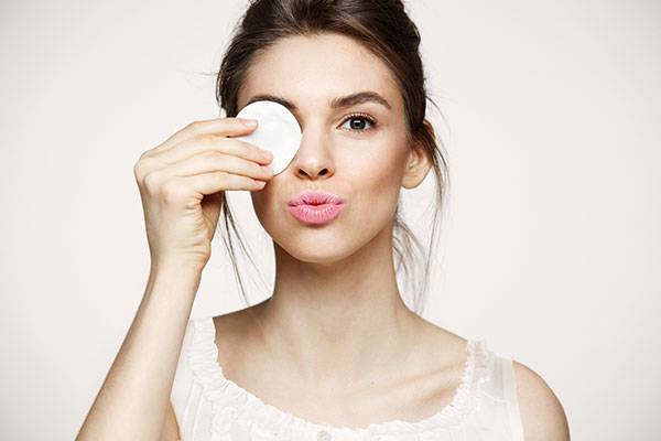 عززي ألق نظراتك من دون اللجوء إلى العمليات الجراحية