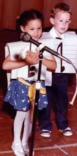 هذه الطفلة أصبحت حديث العالم.. خمنوا من تكون؟