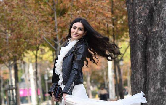 أيقونات الموضة يبتكرن أسلوباً جديداً في فن ارتداء السترة الجلدية ... اكتشفيه