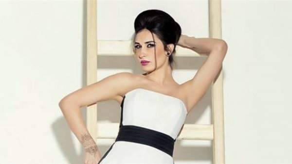 في تصريحات خاصة - الفنانة التونسية فاطمة ناصر تكشف سبب حجابها... شاهدوا كم يليق بها الحجاب