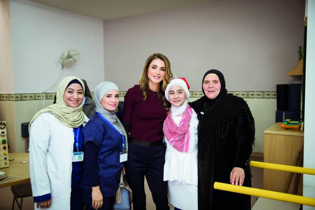 الملكة رانيا تزور مركز سيّدة السلام لذوي الإعاقة
