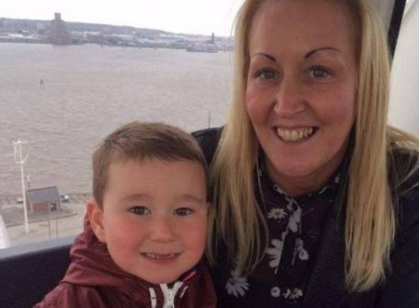 طفل مصاب بالتوحد يحاول الانتحار ورسالته لأمه تدمي القلوب... 