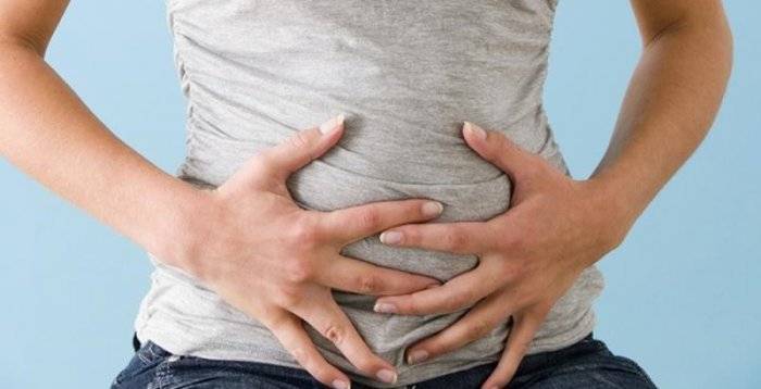 هكذا تتخلّصين من انتفاخ البطن بعد تناول الطعام بكثرة