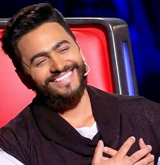 بالفيديو - لقطات طريفة لتامر حسني مع الاطفال من كواليس The Voice Kids
