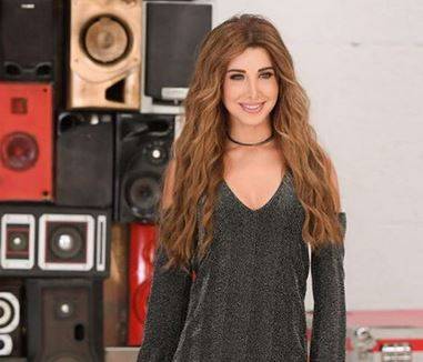 نانسي عجرم تتصدر مواقع التواصل بسبب مقاطع فيديو.. إليكم التفاصيل