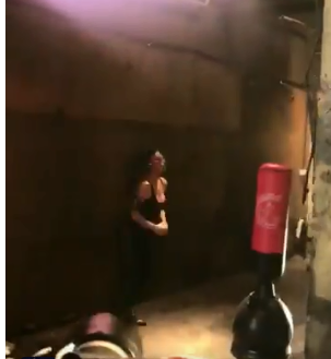 بالفيديو - هيفاء وهبي تشعل المواقع بممارسة الملاكمة ترويجاً لـ