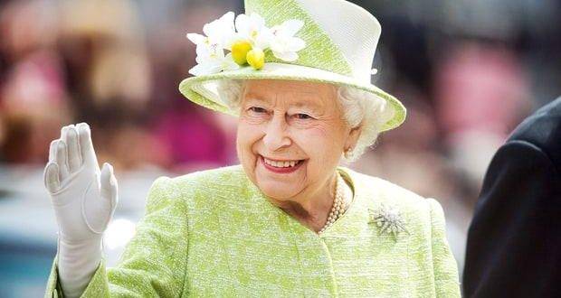الملكة اليزابيث ستوزّع هذه الهدايا لجميع موظّفي القصر