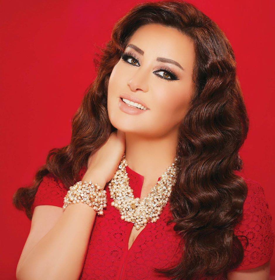 بالصورة - لطيفة تتعرّض لموجة من الإنتقادات... واتّهامات بارتدائها ملابس الرضع