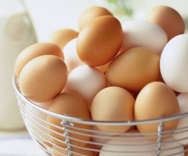 بالتفاصيل - بيضة مسلوقة أفقدته حاسة السمع