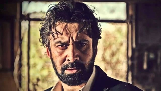 خاص لها - كريم عبد العزيز في أزمة