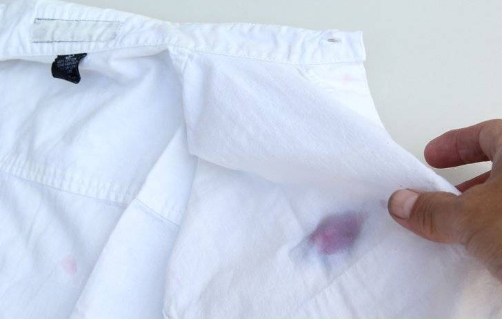 حيلة فعالة جداً لإزالة بقع الدم عن الملابس... بساطتها غير متوقعة