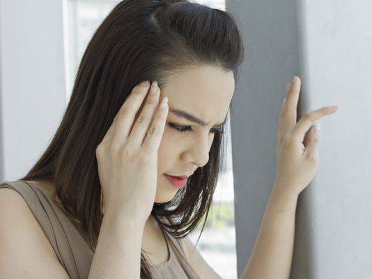 دراسة - لماذا نُصاب بالدوار بعد الوقوف؟
