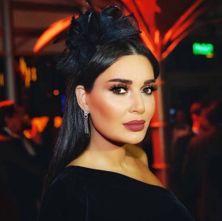 بالصور- استوحي أجمل تسريحات الشعر للسهرات من النجمات