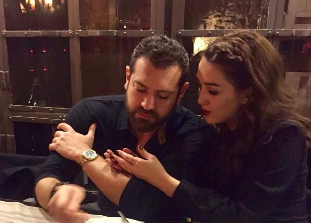 بالصور - قبلة كندة علّوش لعمرو يوسف تشعل الشبكات