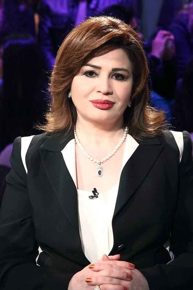 بالصور - نجوم مصر يحتفلون مع إلهام شاهين... شاهدوا منزلها