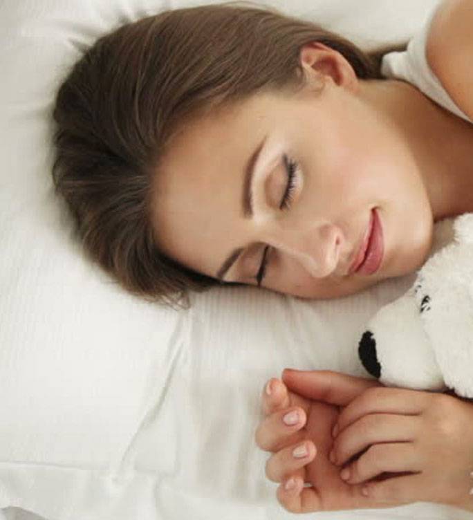على الجانب الأيمن أم الأيسر؟ إكتشفوا وضعية النوم المفيدة لصحتكم