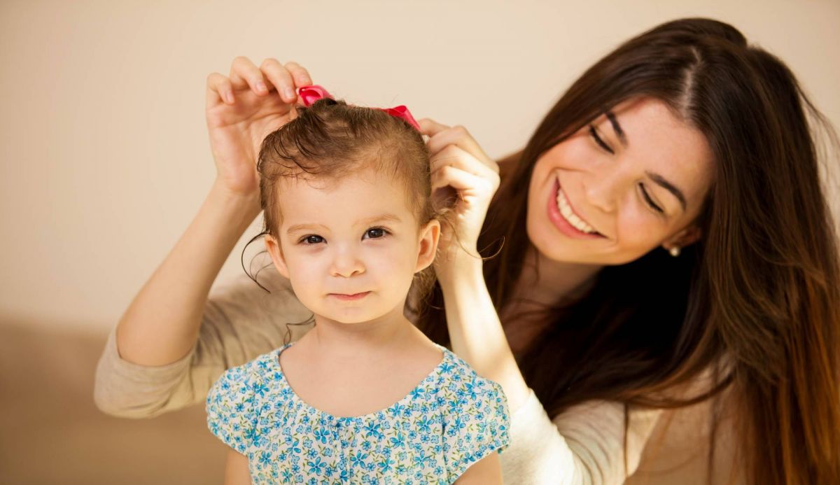 هل يؤدي حلق شعر الأطفال إلى زيادة كثافته؟ الحقيقة ستصدمك