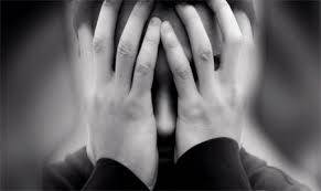 بالفيديو- فنانة مصرية شهيرة تعترف: حاولت الانتحار