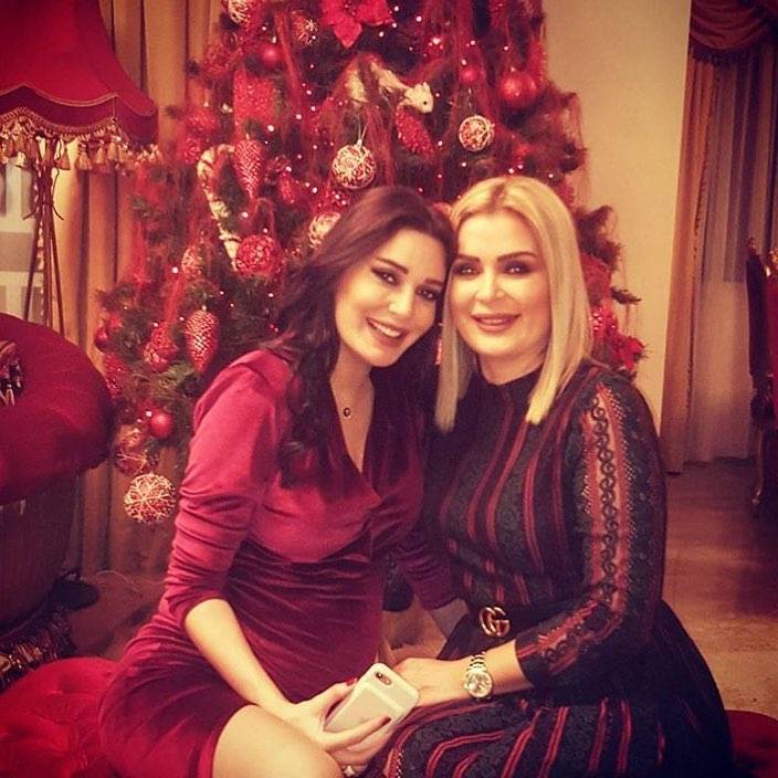 هيفاء وهبي وكارول سماحة تتنافسان على إطلالات الفساتين المخملية... وسيرين عبدالنور تبرز بها حملها