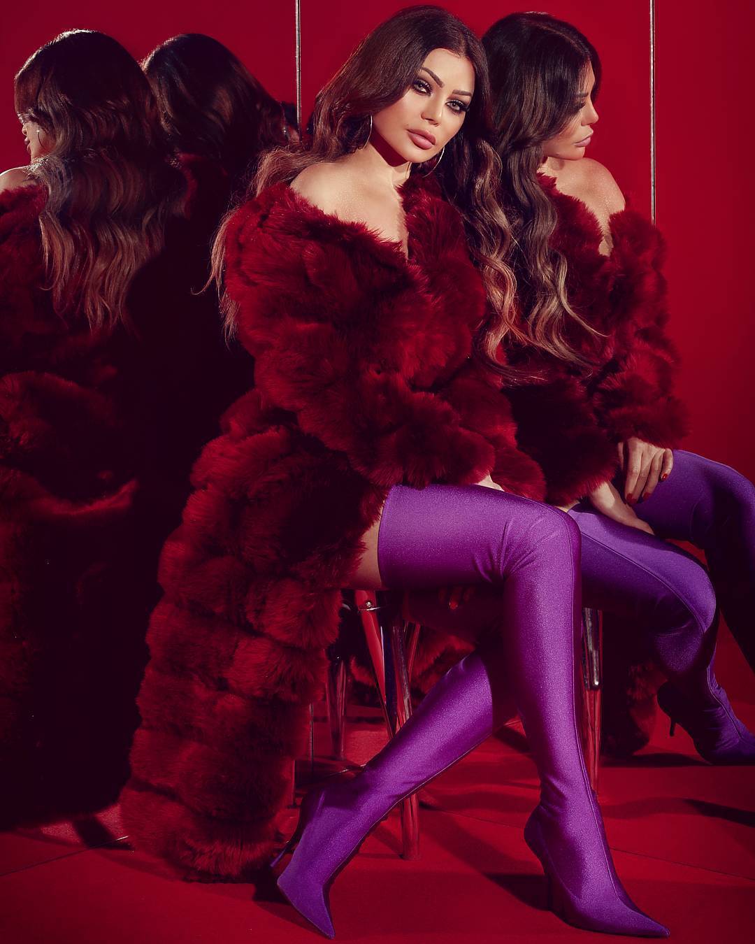 هيفاء وهبي ومايا دياب تتنافسان على تنسيق جزمة Balenciaga... فمن الأجمل بينهما؟