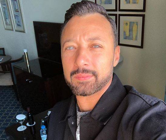 بالفيديو - أحمد فهمي يرقص ويعلن: 