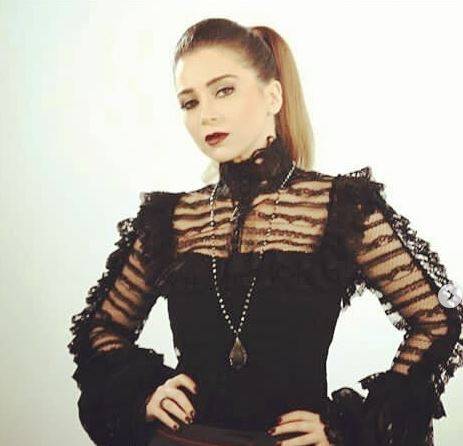 بالصور - مي عز الدين تثير الجدل بخطوة غير مسبوقة.. شاهدوا ماذا فعلت لجمهورها