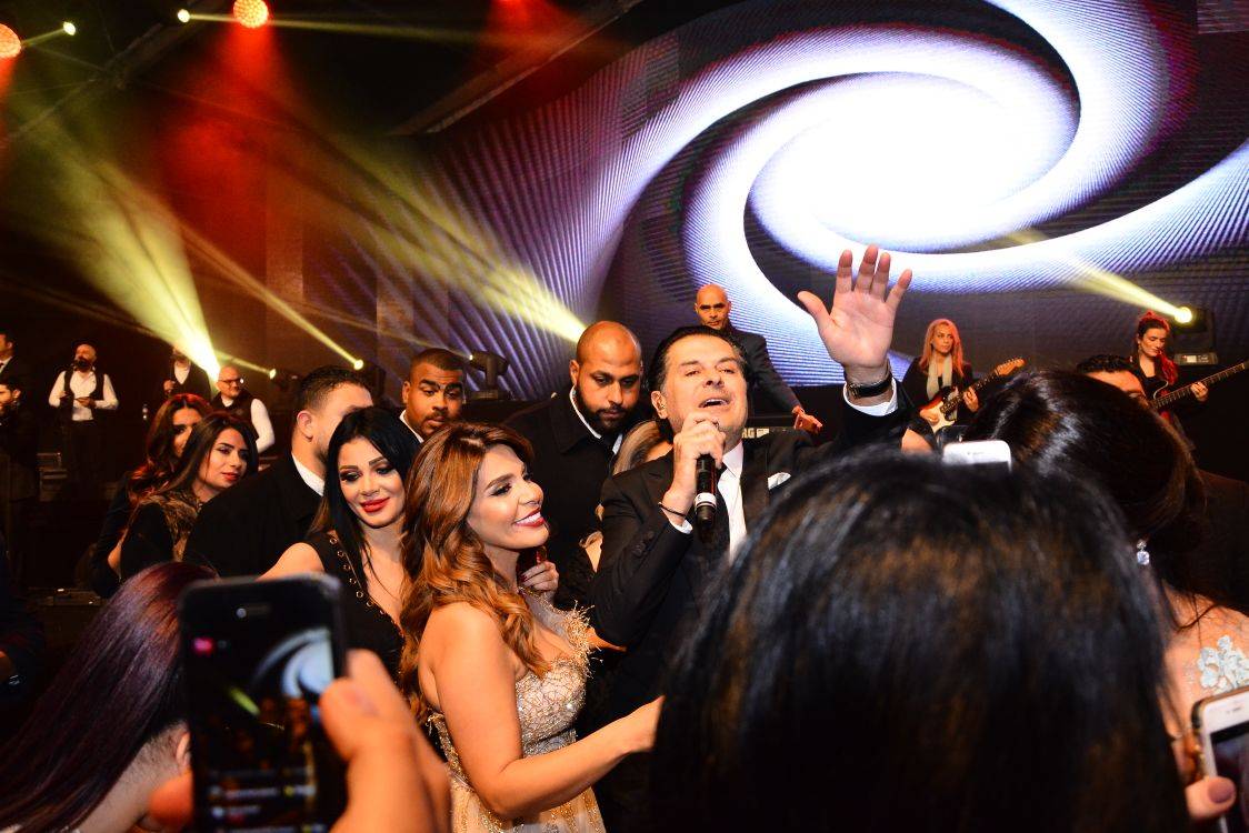 بالصور- كيف كانت إطلالات النجمات في حفل مدينة الإنتاج؟ ولماذا انتظر راغب علامة ثلاث ساعات ليغني؟