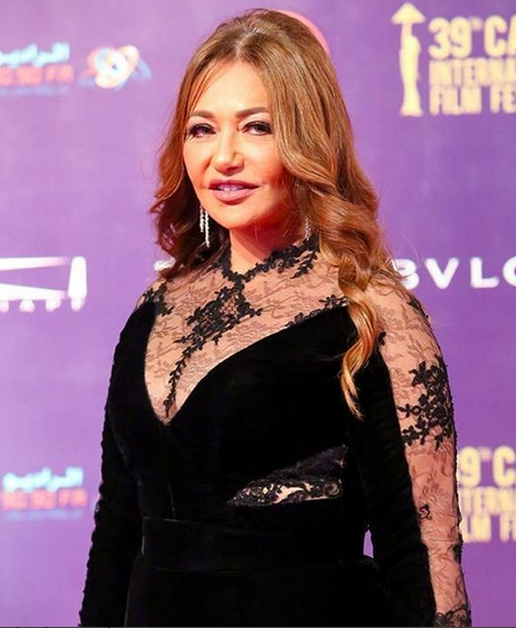 ليلى علوي تثير الجدل بصورها الجريئة مع هذا المخرج... والمتابعون: 