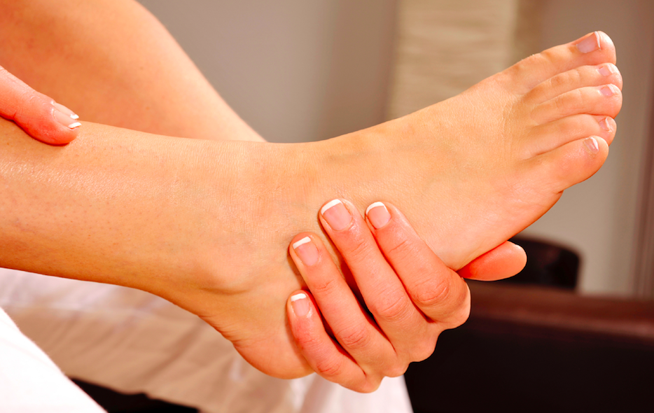 للقدمين أمراضهما أيضاً... لهذه الأسباب تظهر عليهما هذه العلامات المقززة