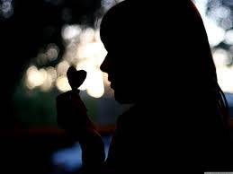 نجمة شهيرة تنتحر لسبب غير متوقع... ووالدها يدعو المتورطين لحضور مأتمها