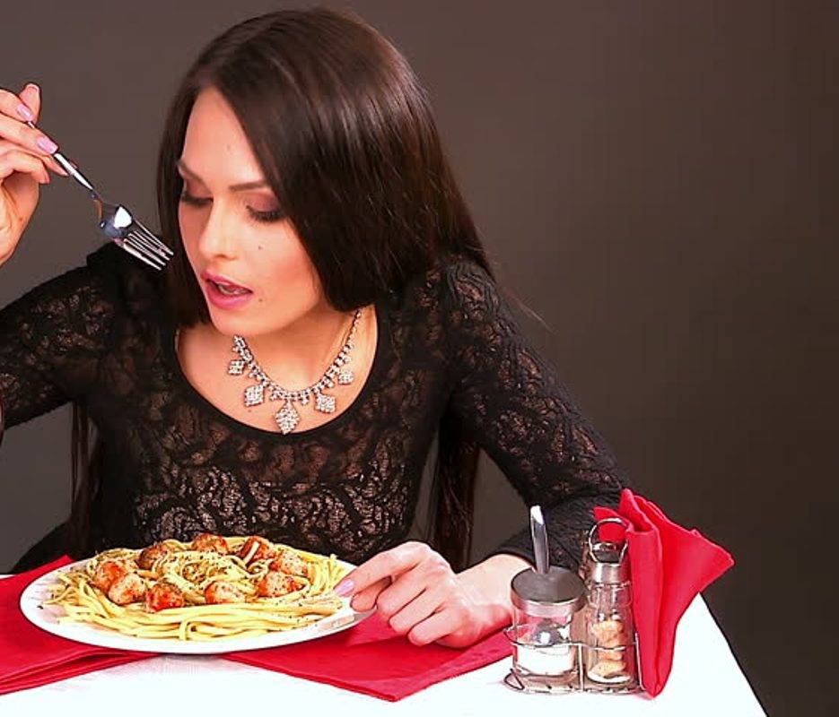 سمّ أبيض نأكله يومياً أضراره تفوق أضرار السكّر والملح وخطره كبير