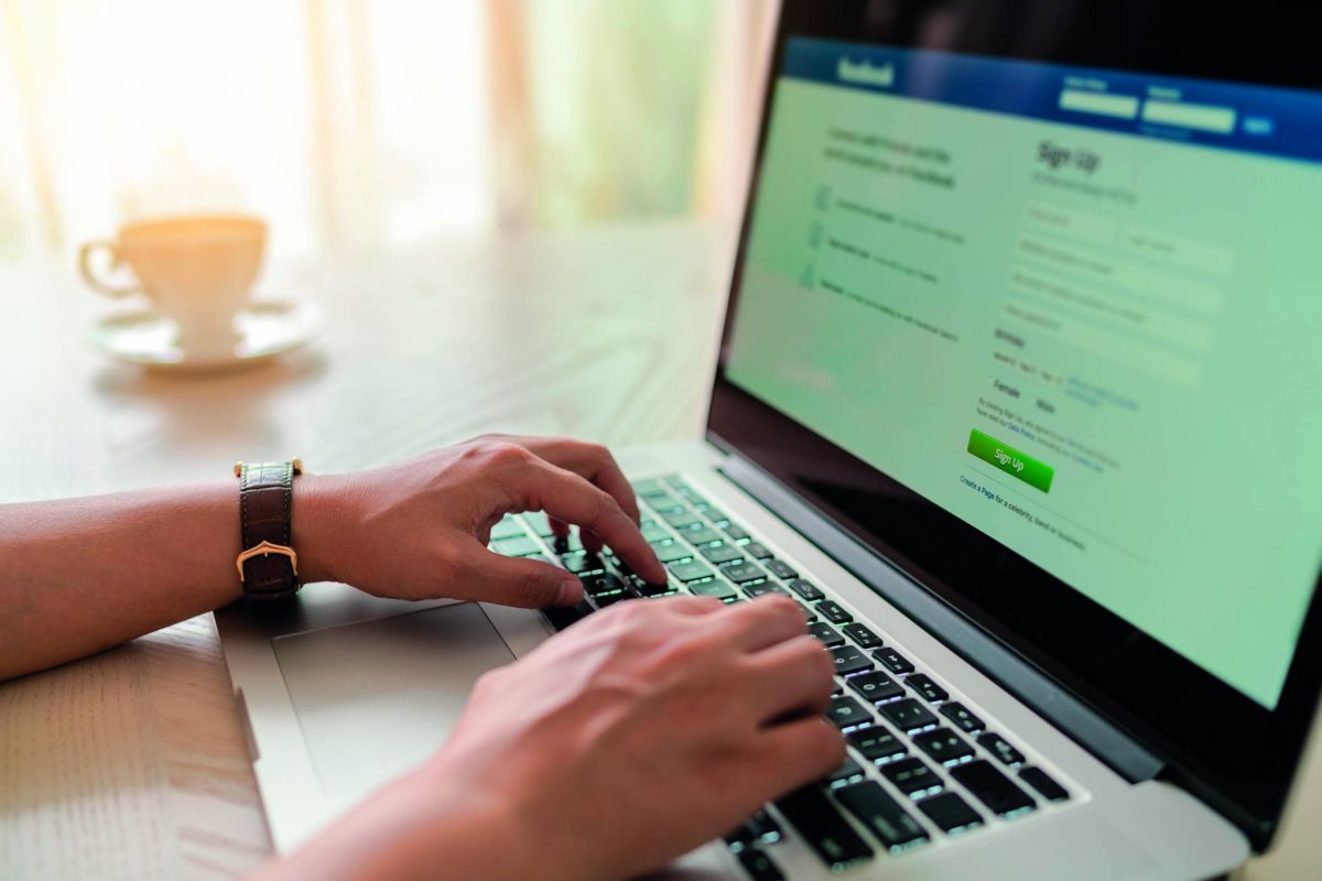 نساء ضحايا شعار «اسأل مجرّب» على السوشيال ميديا