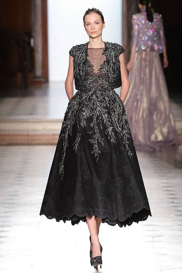 مجموعة طوني ورد لربيع وصيف 2018 للأزياء الراقية... عندما تجتمع الفوضى وأناقة التصميم