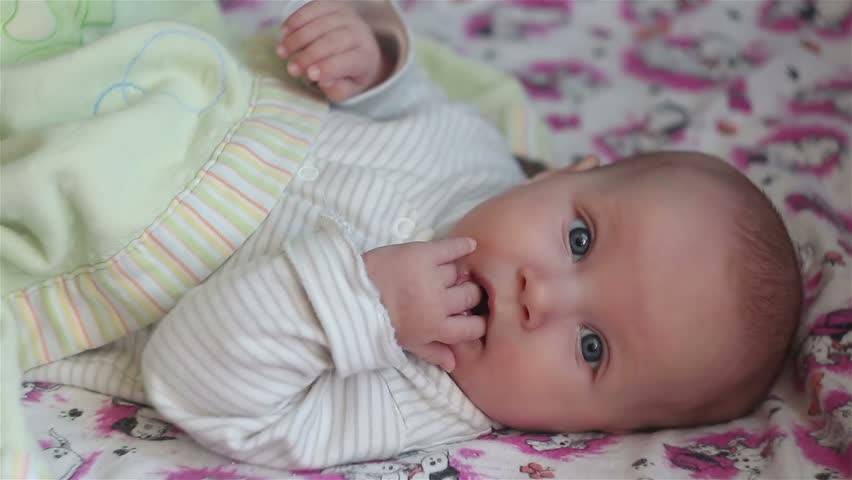 إليك أفضل طريقة لمنع التهاب الحبل السري لدى طفلك بعد الولادة