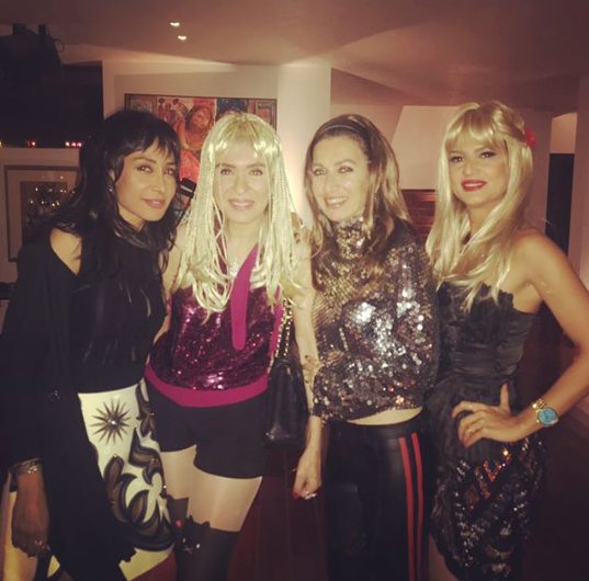 بالصور والفيديو - ليلى علوي ودينا ولبلبة يرتدين شعرا مستعاراً