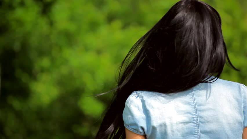 مقتل عارضة أزياء عربية بطريقة مأسوية... ما فعله الجاني بها يفوق التصوّر