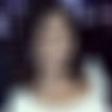 بالصورة – طفلة نجمة شهيرة تُشارك بتنظيف المنزل