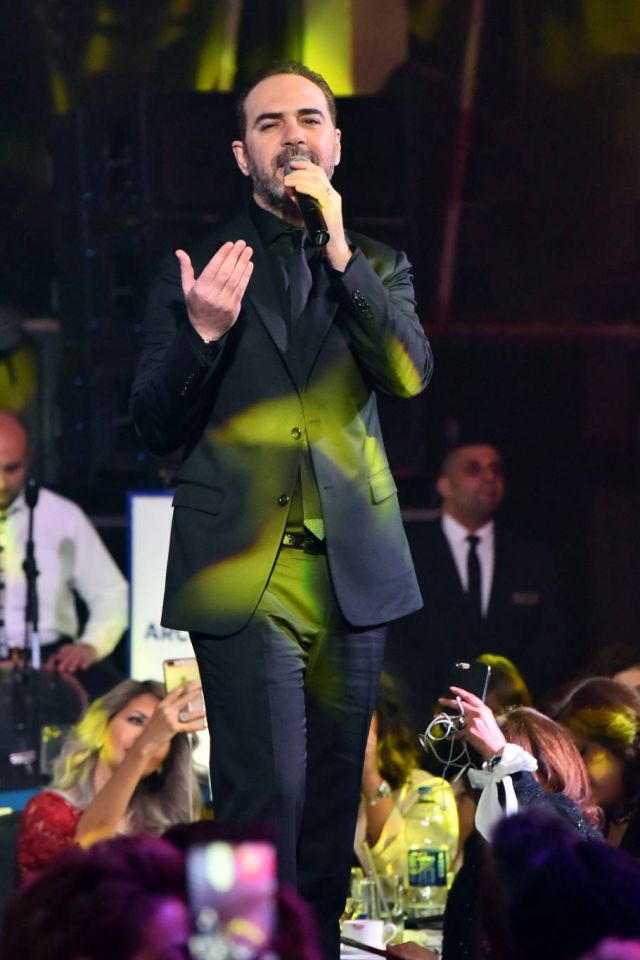 بالصور - ماذا حدث بين وائل جسار وسلاف فواخرجي بحضور زوجها؟