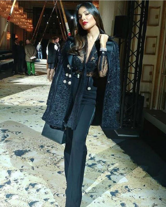 بالصور- لن تصدقي تكلفة إطلالة نادين نجيم في باريس