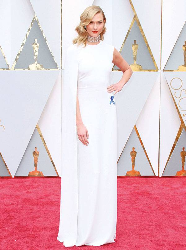 نجمات بالأبيض