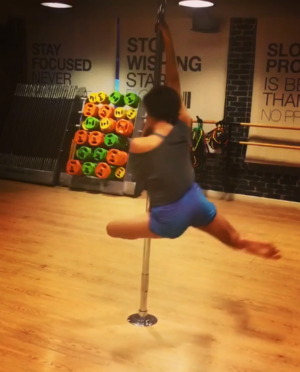 بالصور - إطلالة ناهد السباعي الرياضية والجريئة تثير الجدل