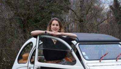 بالصورة - شاهدوا ماذا فعلت هذه الشابة للحصول على وظيفة