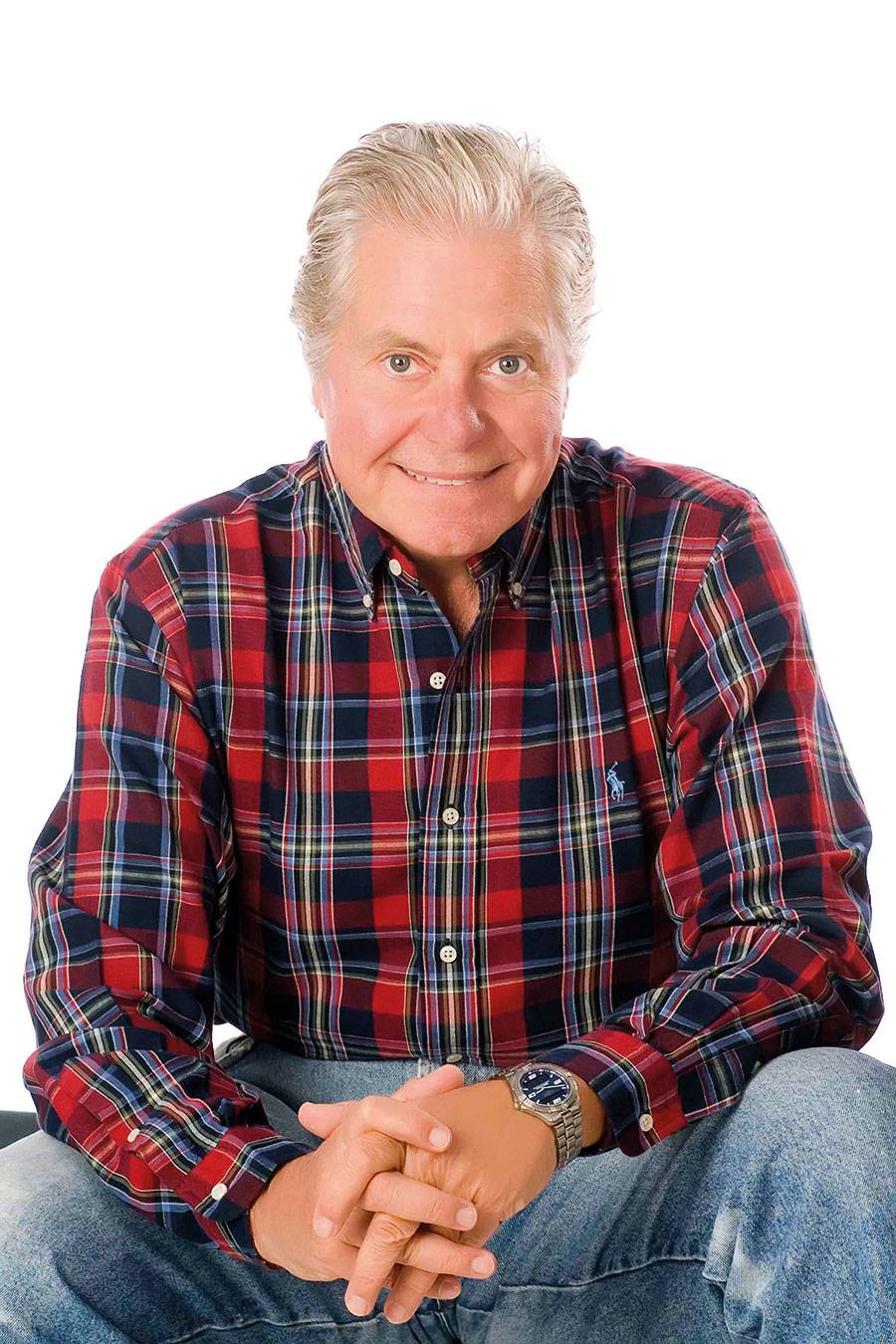 حسين فهمي: تبتُ عن الزواج ولست مؤمناً بفكرة الاعتزال