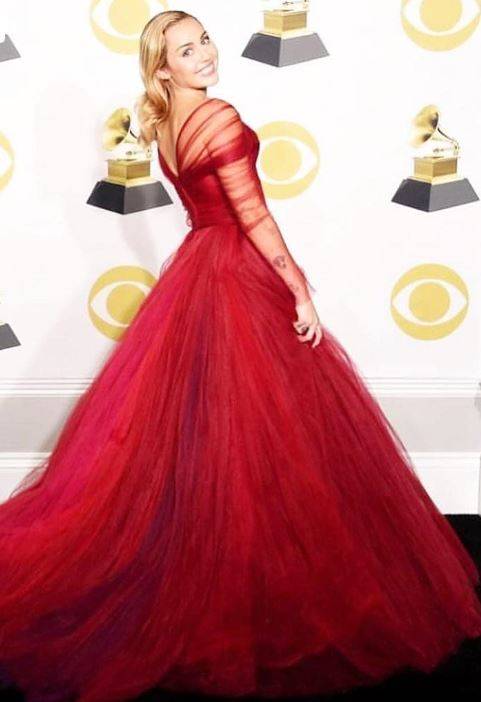 السجادة الحمراء لحفل Grammy Awards تقلب كلّ المعايير