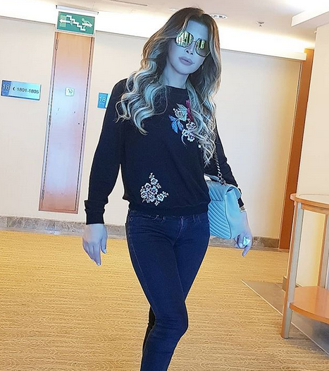 بالصورة – نوال الزغبي تفاجئ الجميع بظهورها بملابس النوم... هكذا بدت على طبيعتها