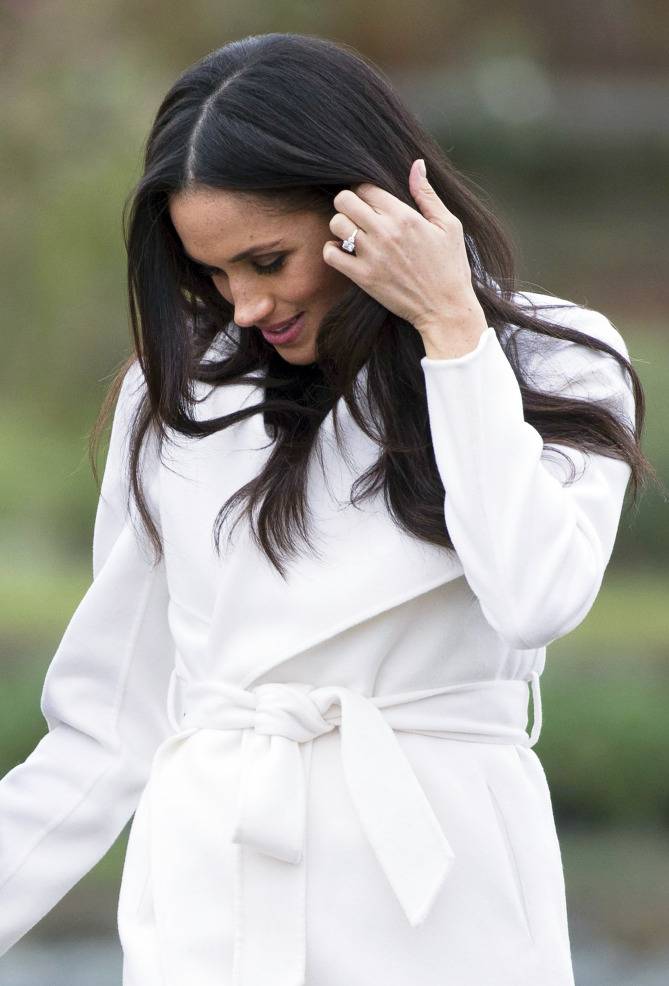 بالصورة - شاهدوا ميغان ماركل بفستان حفل زفافها الأول... لن تصدقوا بساطته