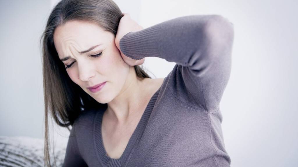أسهل حيلة لتسكين ألم الأذنين...  البصل هو كل ما تحتاجين إليه